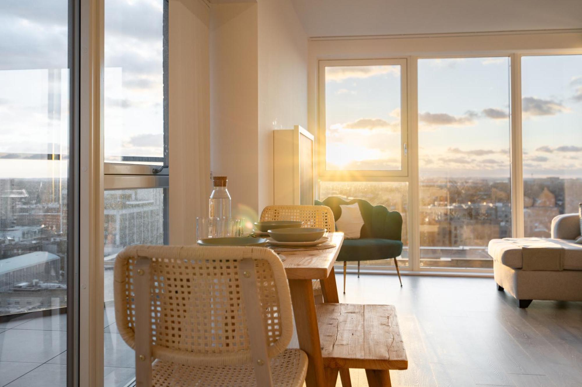 Sunset Retreat: Steps From Heathrow/Twickenham Apartment Hounslow Ngoại thất bức ảnh